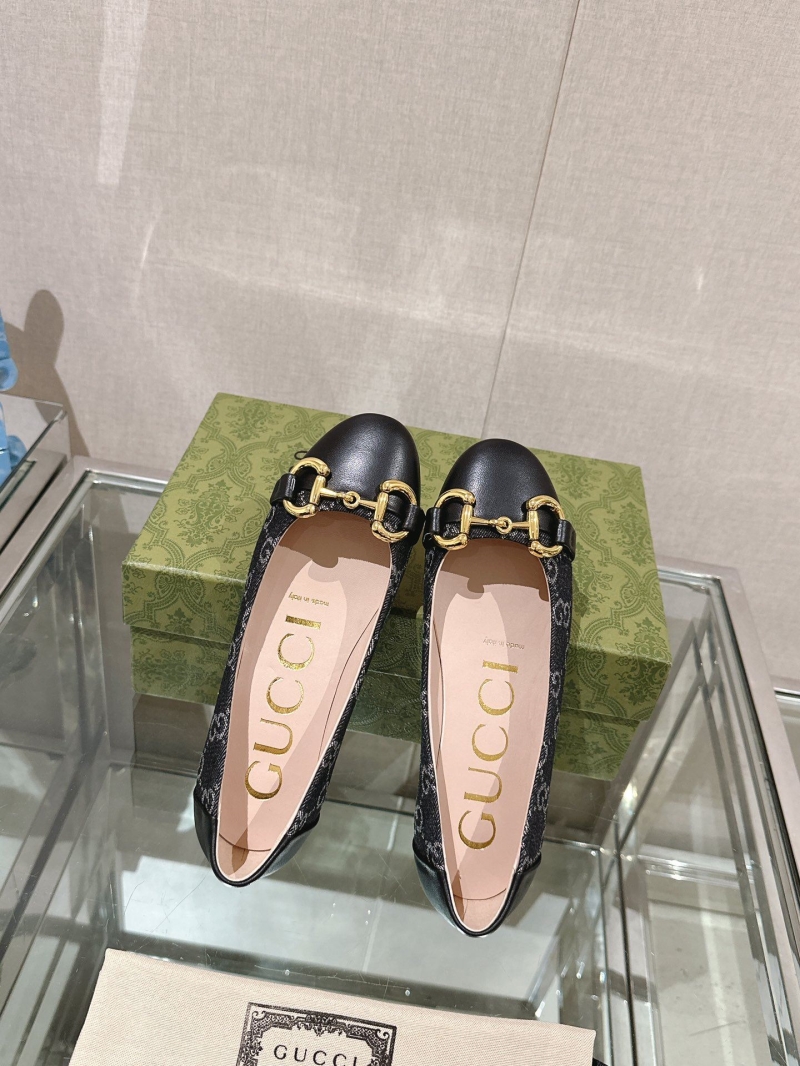 Gucci Flat Shoes